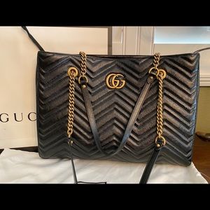 Gucci Marmont GG Medium Shoulder Bag